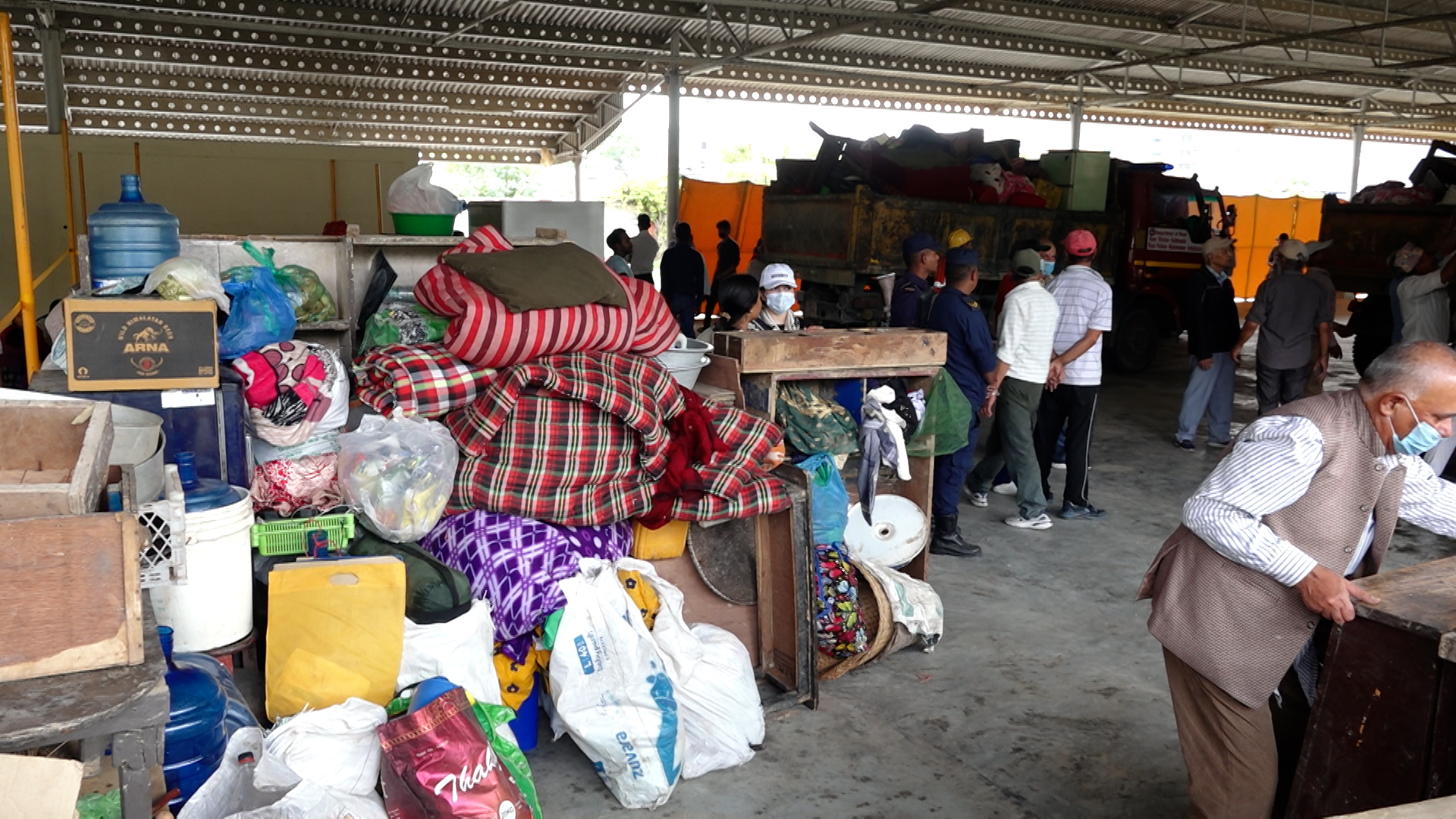 तीन सुकुमवासी परिवारलाई किर्तिपुरको राधास्वामी सत्सङ्ग केन्द्रमा लगियो