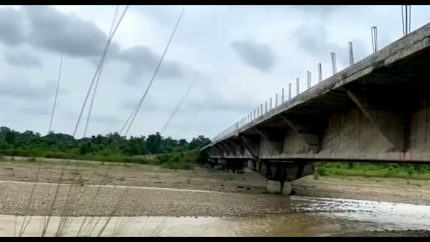 ९ वर्षको प्रतिक्षा : चाँदी नदीको पुल अधुरै, गैंडाटारवासीको पिडा कसले बुझ्ने