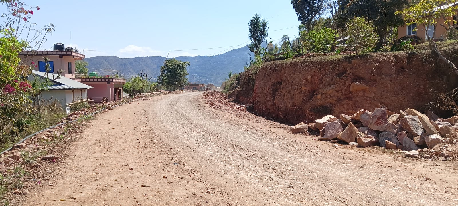 सेलेघाट–रामेछाप–साँघुटार सडकको निर्माण कार्य कछुवा गतिमा