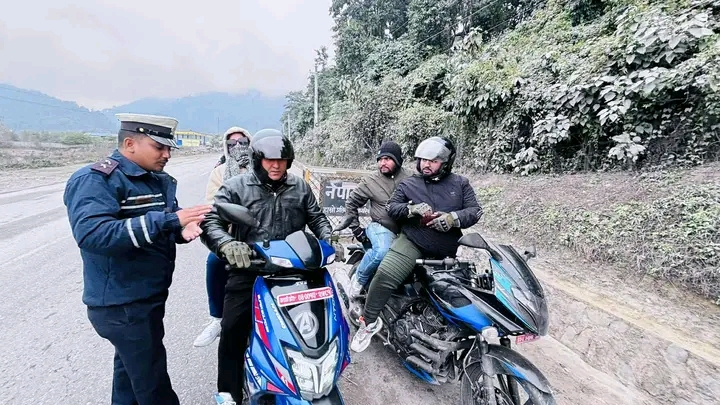 लागूऔषध सेवन गरी सवारी चलाउने १२ चालक पक्राउ