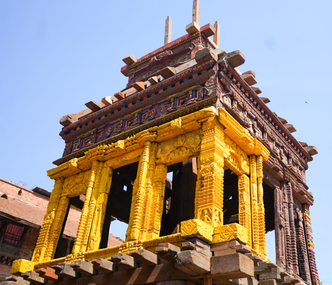 बिस्केट जात्राको रथ निर्माण धमाधम (तस्विरहरु)