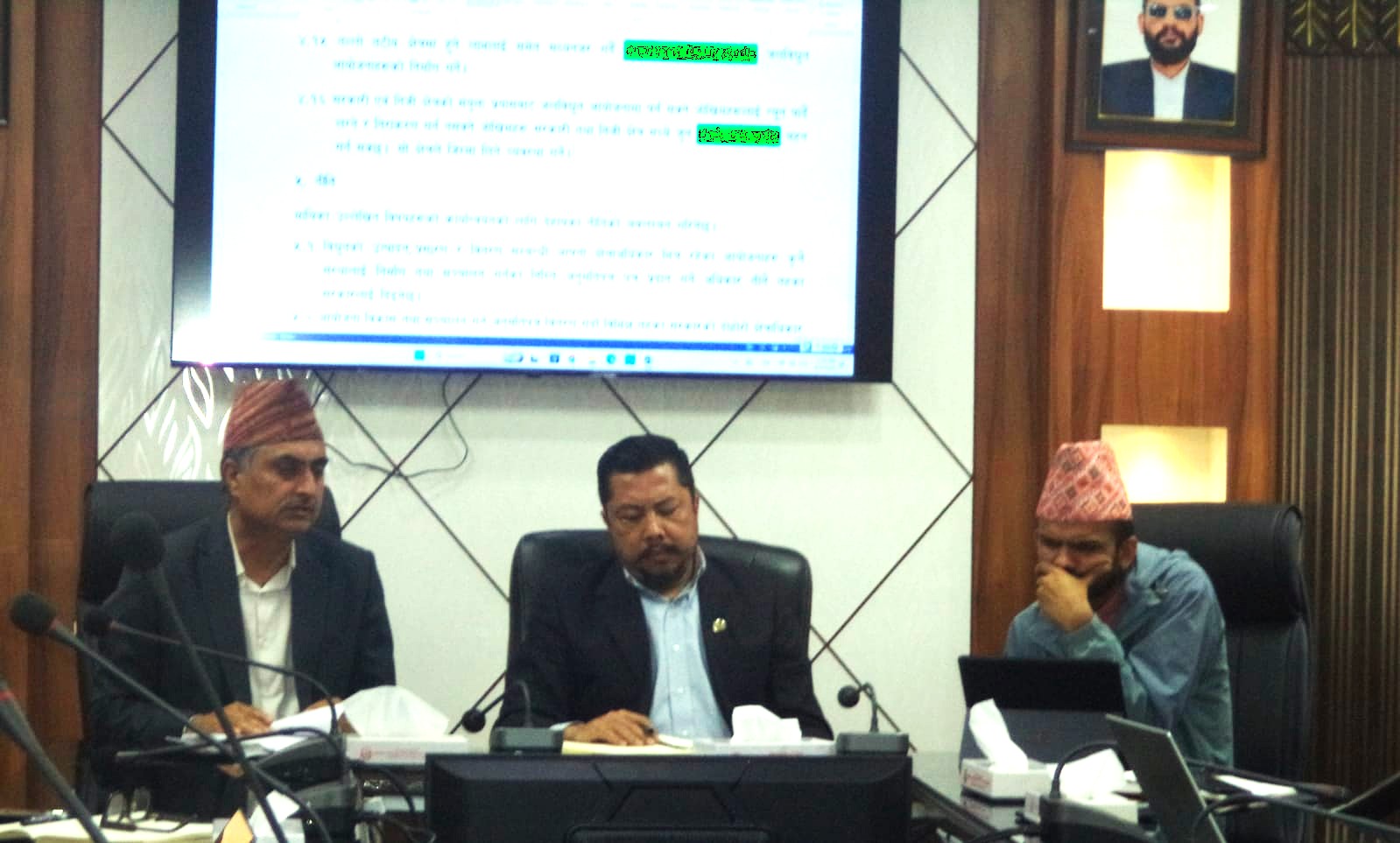 विद्युत् नीतिमाथि आन्तरिक छलफल शुरू, परामर्शमा मन्त्री श्रेष्ठ