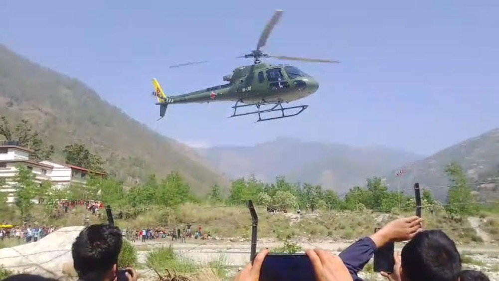 आगलागीमा घाइतेहरूलाई उपचारका लागि हेलिकोप्टरबाट नेपालगन्ज पठाइयो