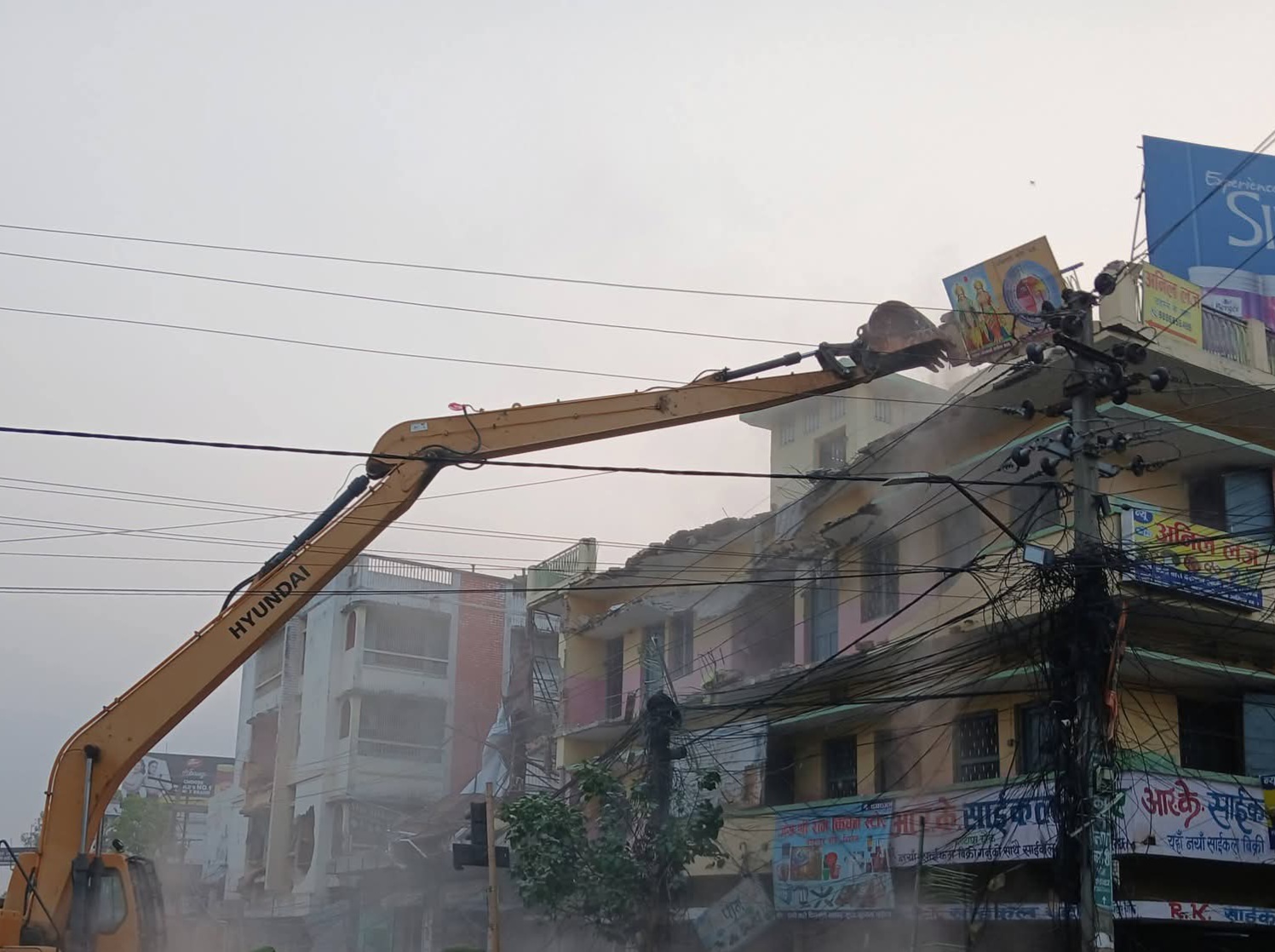 १३ वर्षपछिको प्रतीक्षा अन्त्यस् वीरगन्जको ‘लाइफलाइन’ मानिने मुख्य सडक विस्तार सुरु