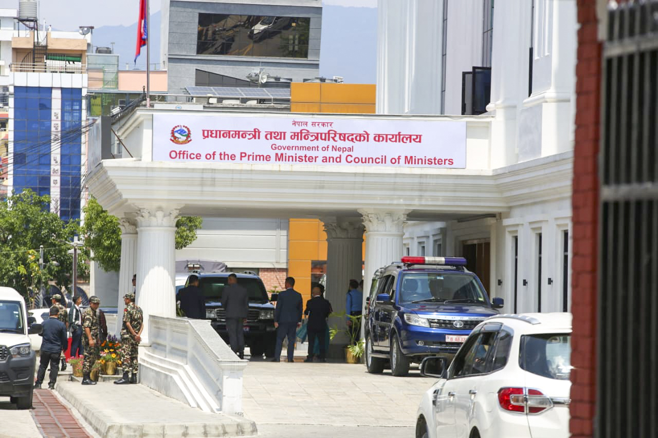 मन्त्रिपरिषद्को आकस्मिक बैठक जारी (तस्विरहरु)