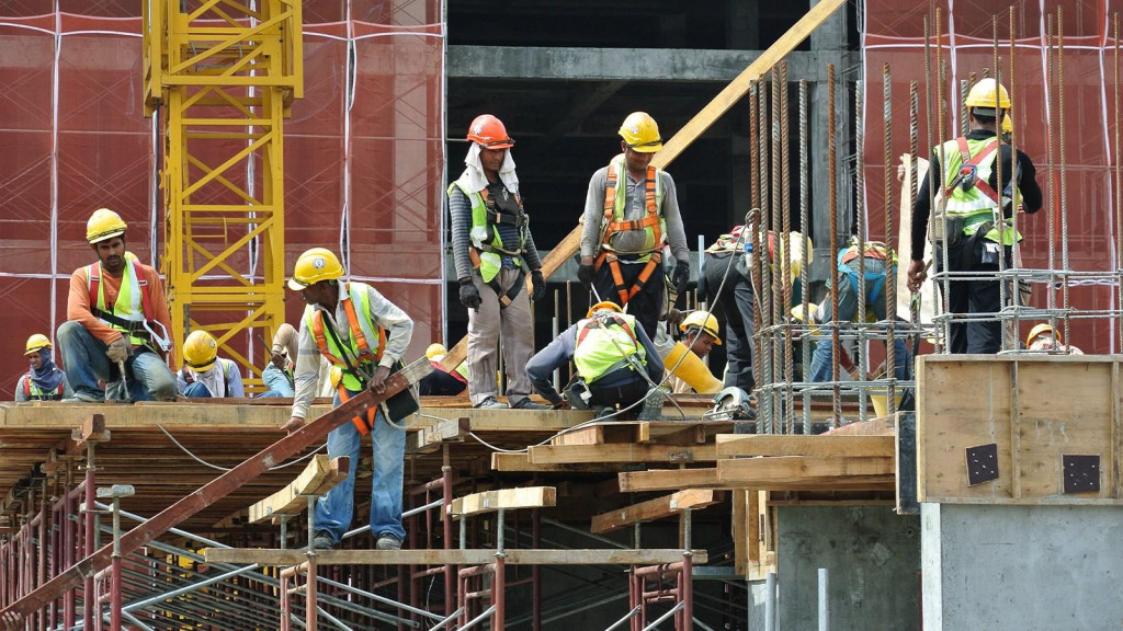 मध्यपूर्वमा ३६ लाख रोजगारी जोखिममा, १७ लाख नेपाली युवा र राष्ट्रिय अर्थतन्त्रमा गम्भीर खतरा