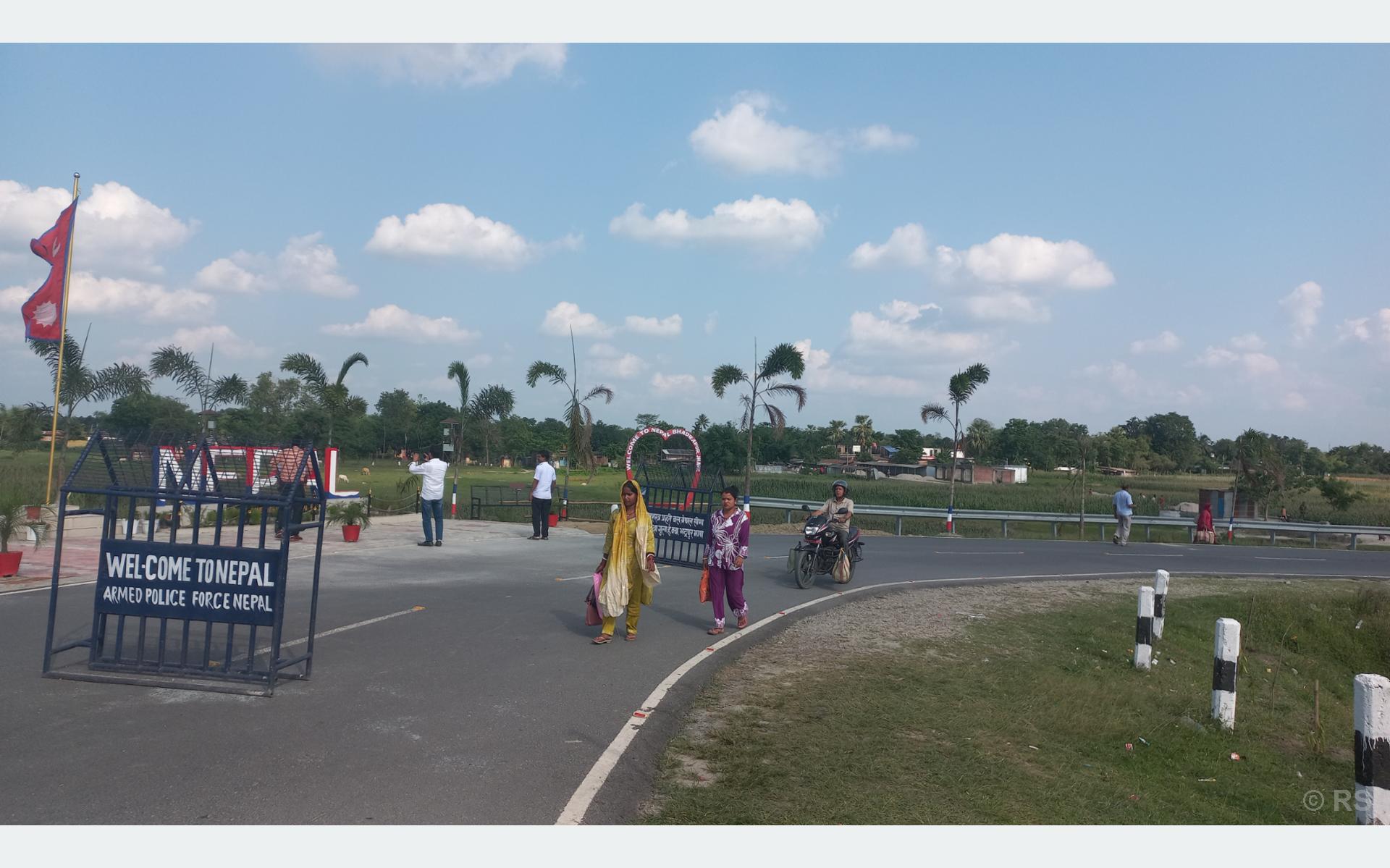 भन्सार कडाइसँगै भद्रपुर बजारमा चहलपहल, नेपाली व्यवसायी खुसी