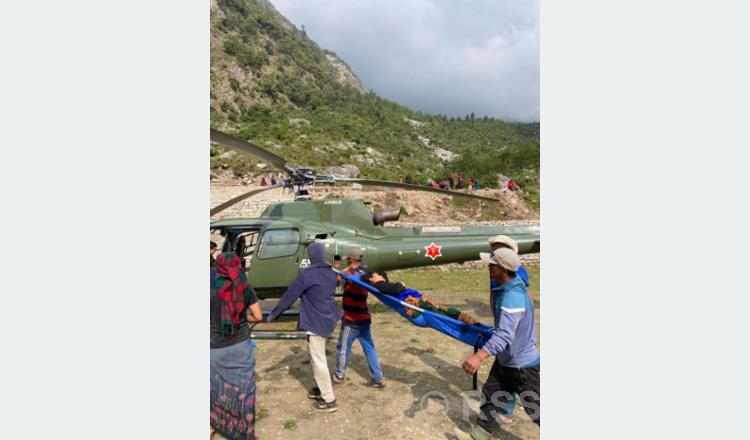 उत्तरी गोरखाबाट गम्भीर अवस्थाकी सुत्केरीको हेलीबाट उद्धार