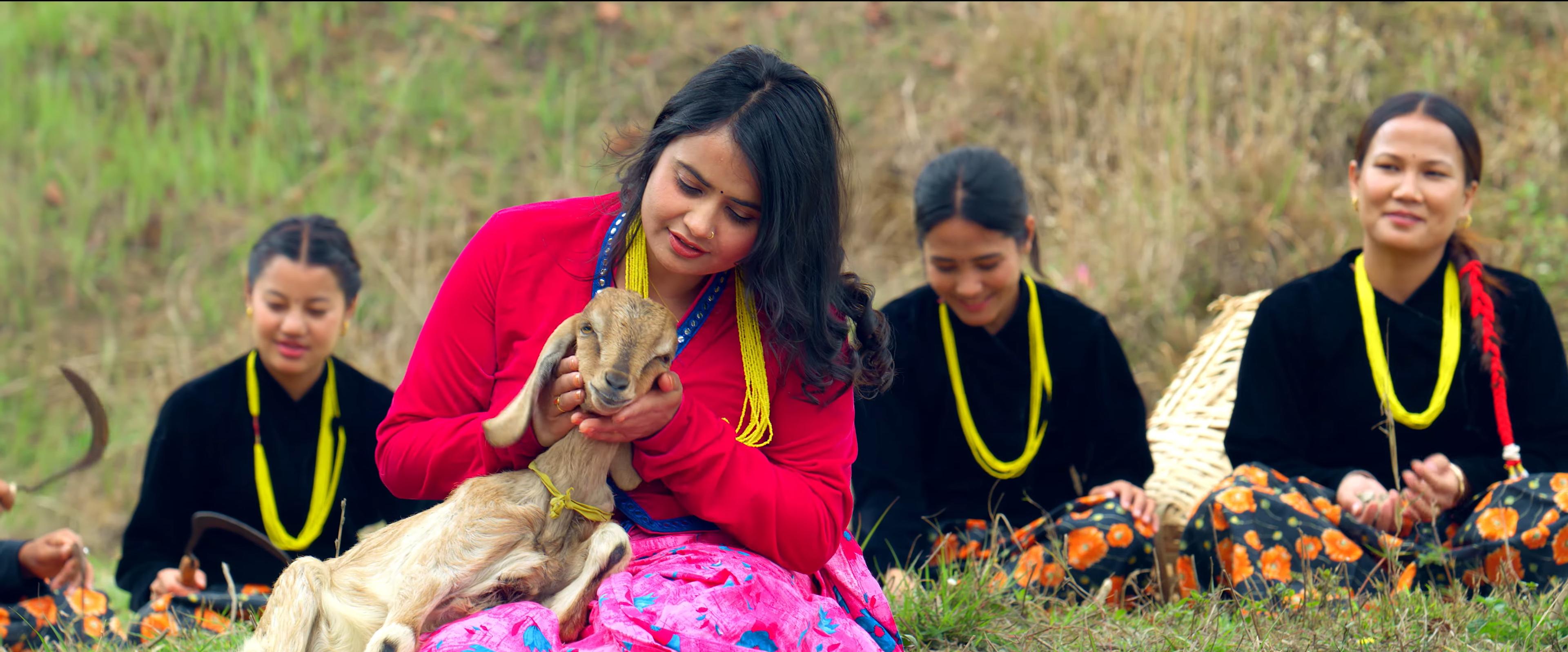 भ्वाइस अफ नेपाल फेम्ड गायिका शीतल क्षेत्रीको ‘किन किन’ (भिडियो)