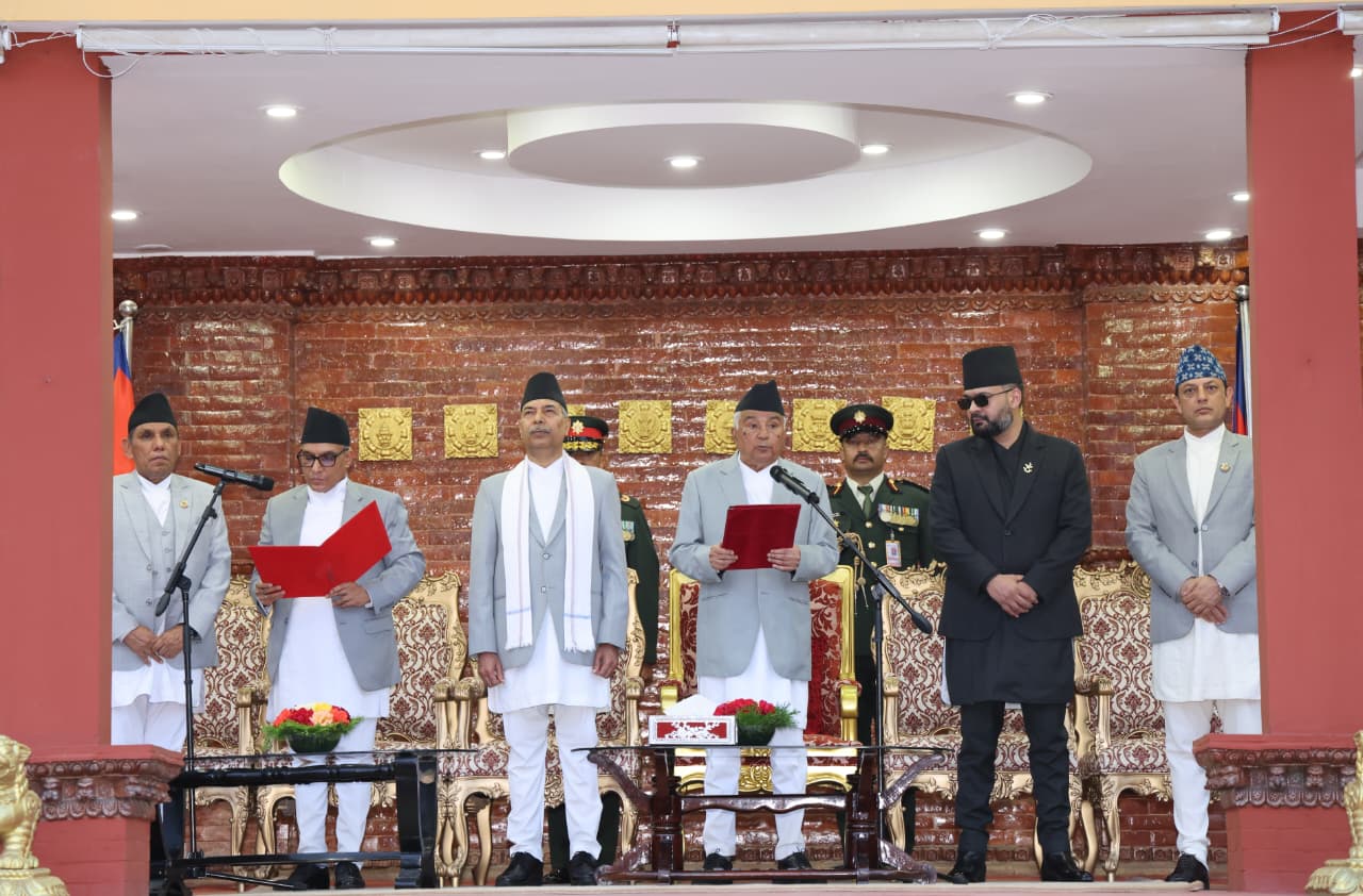 नवनियुक्त प्रधानन्यायाधीश  शर्माले लिए राष्ट्रपतिबाट शपथ