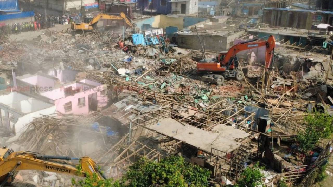  क्षेत्रको सुकुमबासी बस्तीमा चल्यो डोजर