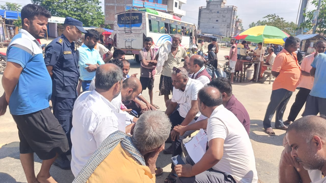 छोटी भन्सार बन्द गर्ने निर्णयविरुद्ध बरियारपट्टीमा आन्दोलन, हुलाकी मार्ग अवरुद्ध