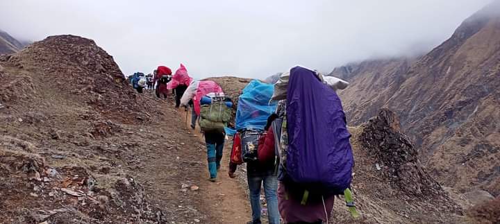 यार्सागुम्बा टिप्न गएका २५ जना नियन्त्रणमा