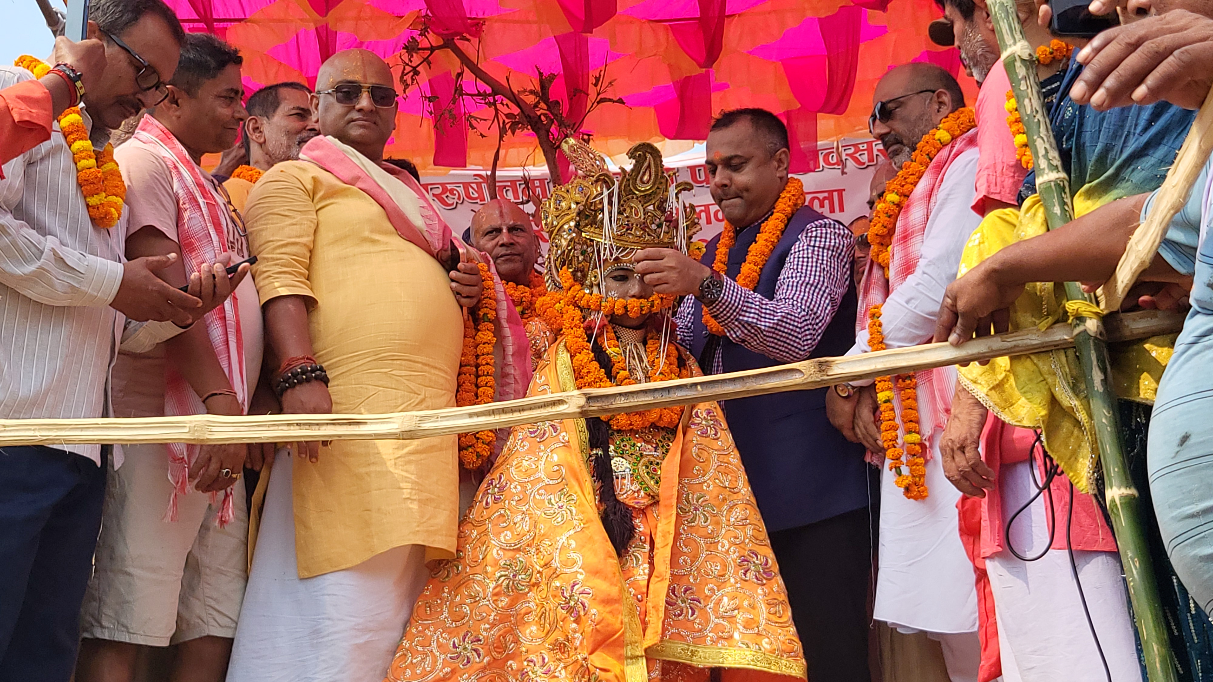रामायणकालीन इतिहास बोकेको गेरुका नदीमा एक महिने ‘मलेमास मेला’ सुरु, भारतबाट समेत ओइरिए श्रद्धालु