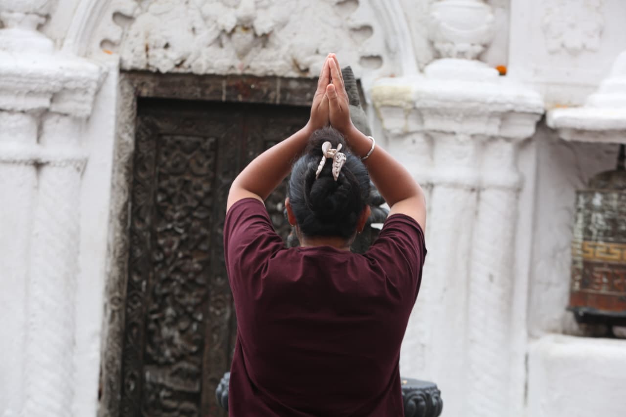 बुद्ध जयन्तीको अवसरमा बौद्ध स्तूपमा भक्तजनको घुइँचो (तस्बिरसहित)