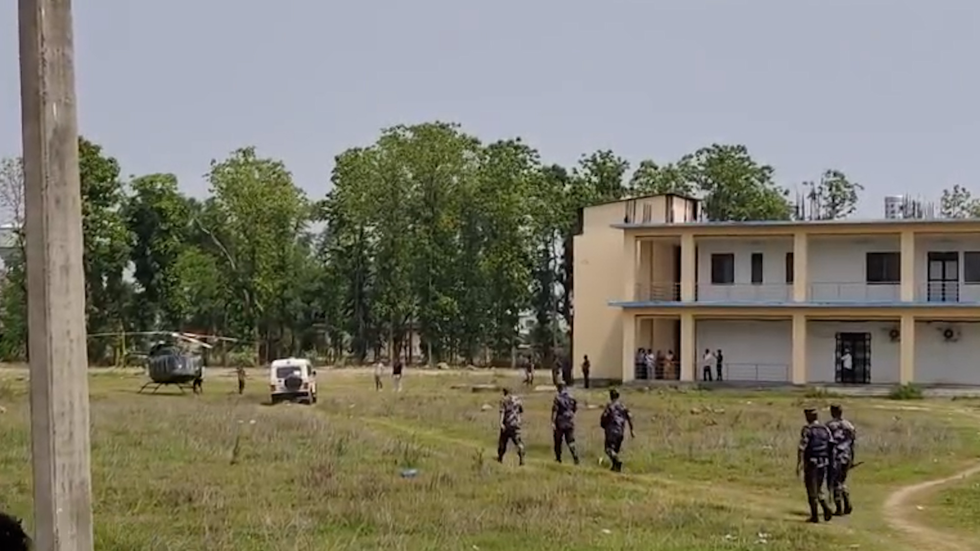 तालिमका क्रममा सशस्त्र प्रहरीका आठ जवान बेहोस, हेलिकप्टरबाट काठमाडौं एयरलिफ्ट