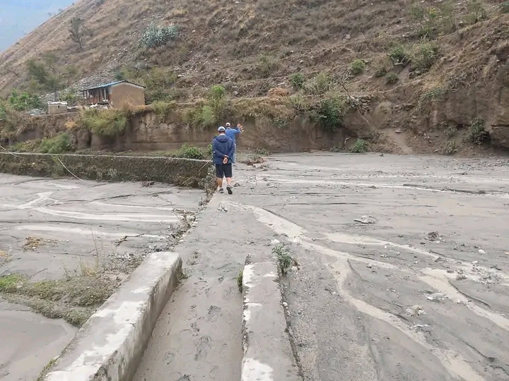 बाजुरामा भारी वर्षाका कारण व्यापक क्षति: जलविद्युत् र सडक अवरुद्ध, जनजीवन प्रभावित