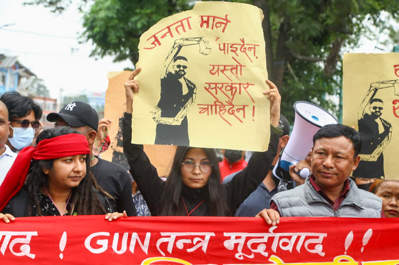 माइतीघरमा सुकुम्बासी र नागरिक आन्दोलनको सिठ्ठी जुलुस: ‘डोजर होइन समाधान दे’