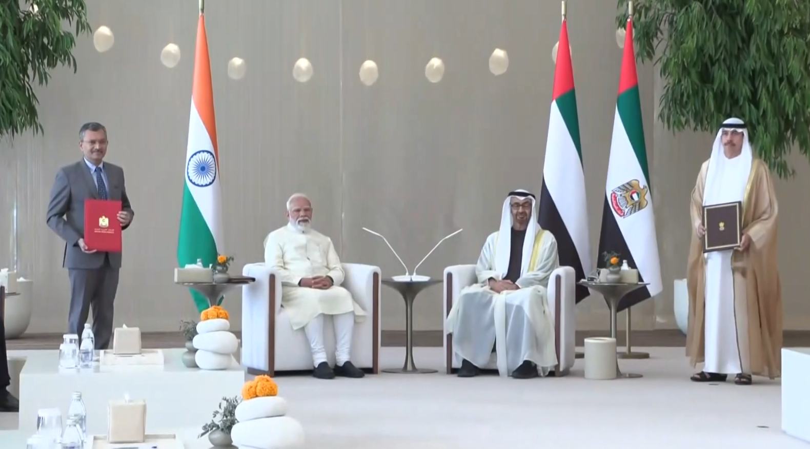 अबुधाबी अवतरण गर्दा मोदीको विमानलाई युएईको एफ–१६ जेट विमानहरूबाट स्कर्टिङ