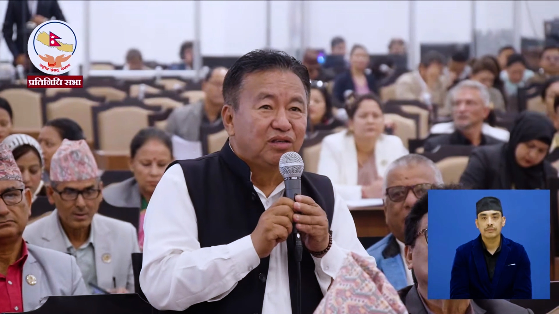 संसद्‌मा बाँदरको चर्चा: “बदमासी गर्ने मान्छे जेल पर्छ, उठिबास लगाउने बाँदरलाई के गर्ने?”