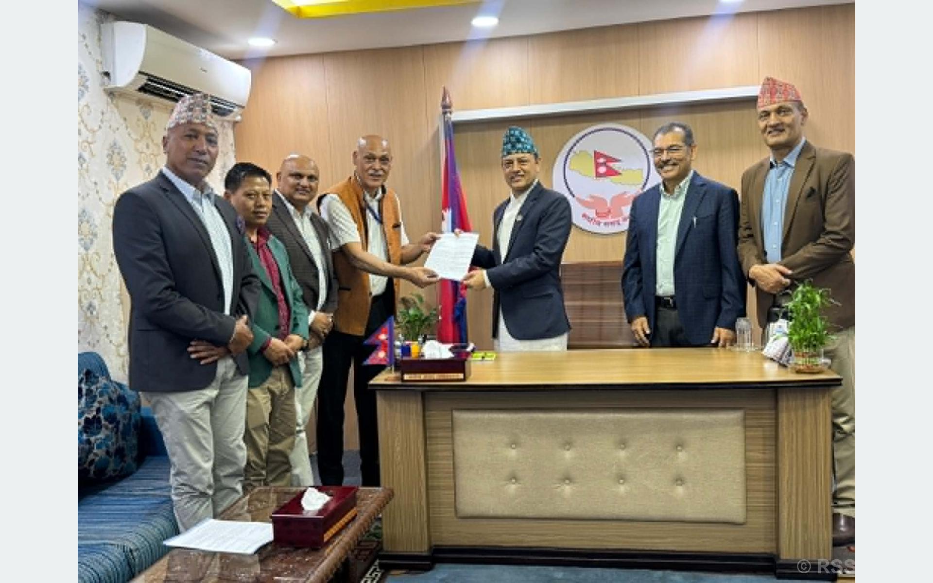 नेपाली मूलका मानिसलाई फरक ढङ्गले समेट्नुपर्छ : सभामुख अर्याल