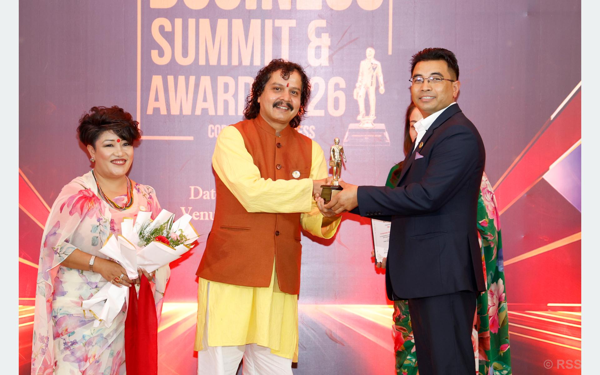 फोटोपत्रकार वन्त ‘कर्पोरेट फोटोग्राफी एक्सीलेन्स अवार्ड’बाट सम्मानित