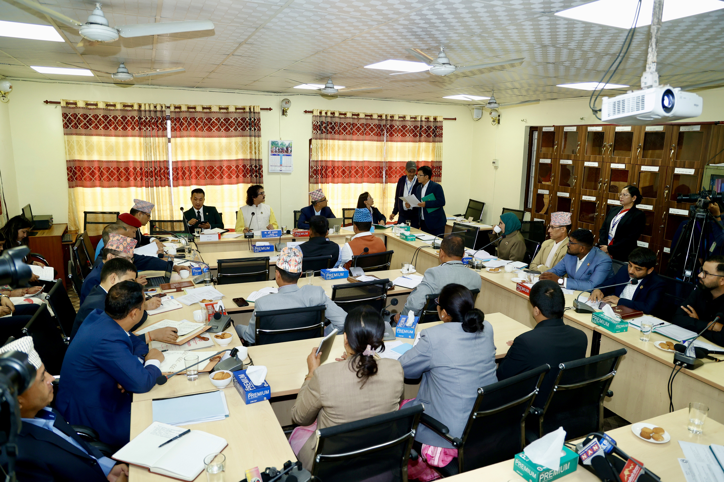 राज्य व्यवस्था समितिको बैठक: लागू औषध नियन्त्रण गर्न गृहलाई साउन १५ भित्र प्रतिवेदन बुझाउन निर्देशन