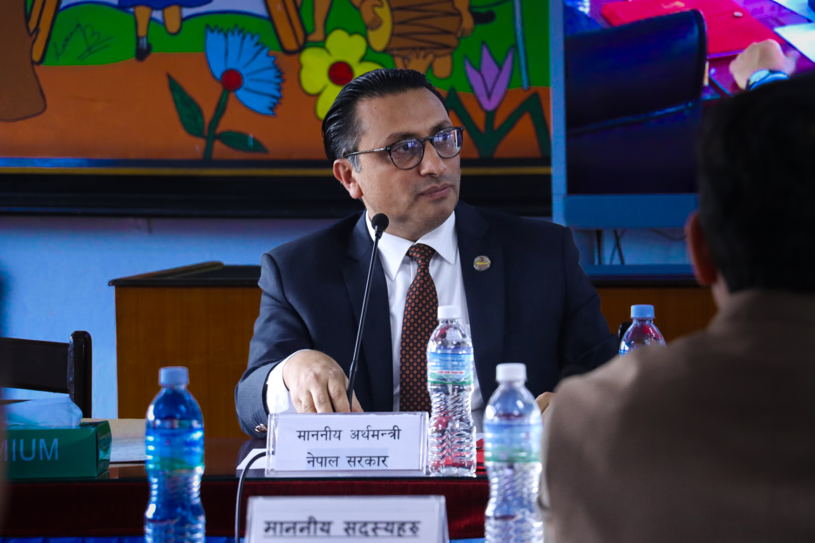२ रुपैयाँ बेइमानी गरेको प्रमाण दिनुस्, राजनीति मात्रै होइन सार्वजनिक जीवन नै त्याग्छु’ : अर्थमन्त्री स्वर्णिम वाग्ले
