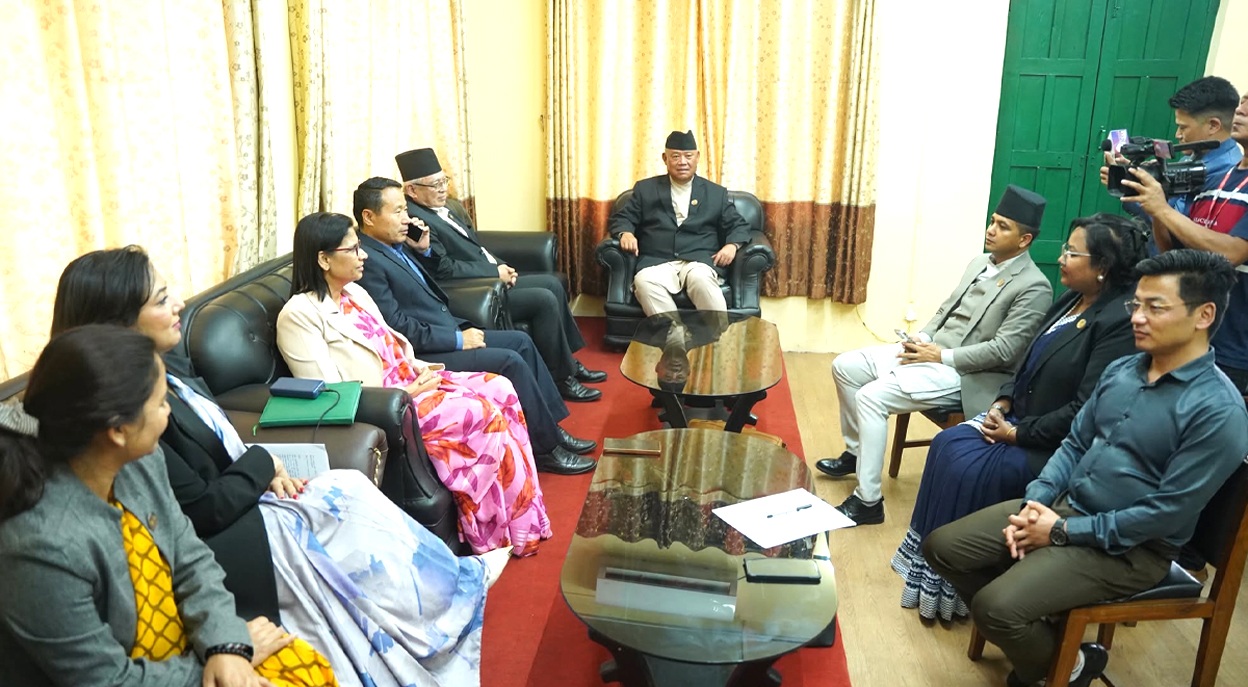 सिंहदरबारमा विपक्षी दलको बैठक सुरु, संसद्को गतिरोध र आगामी रणनीतिबारे छलफल हुँदै