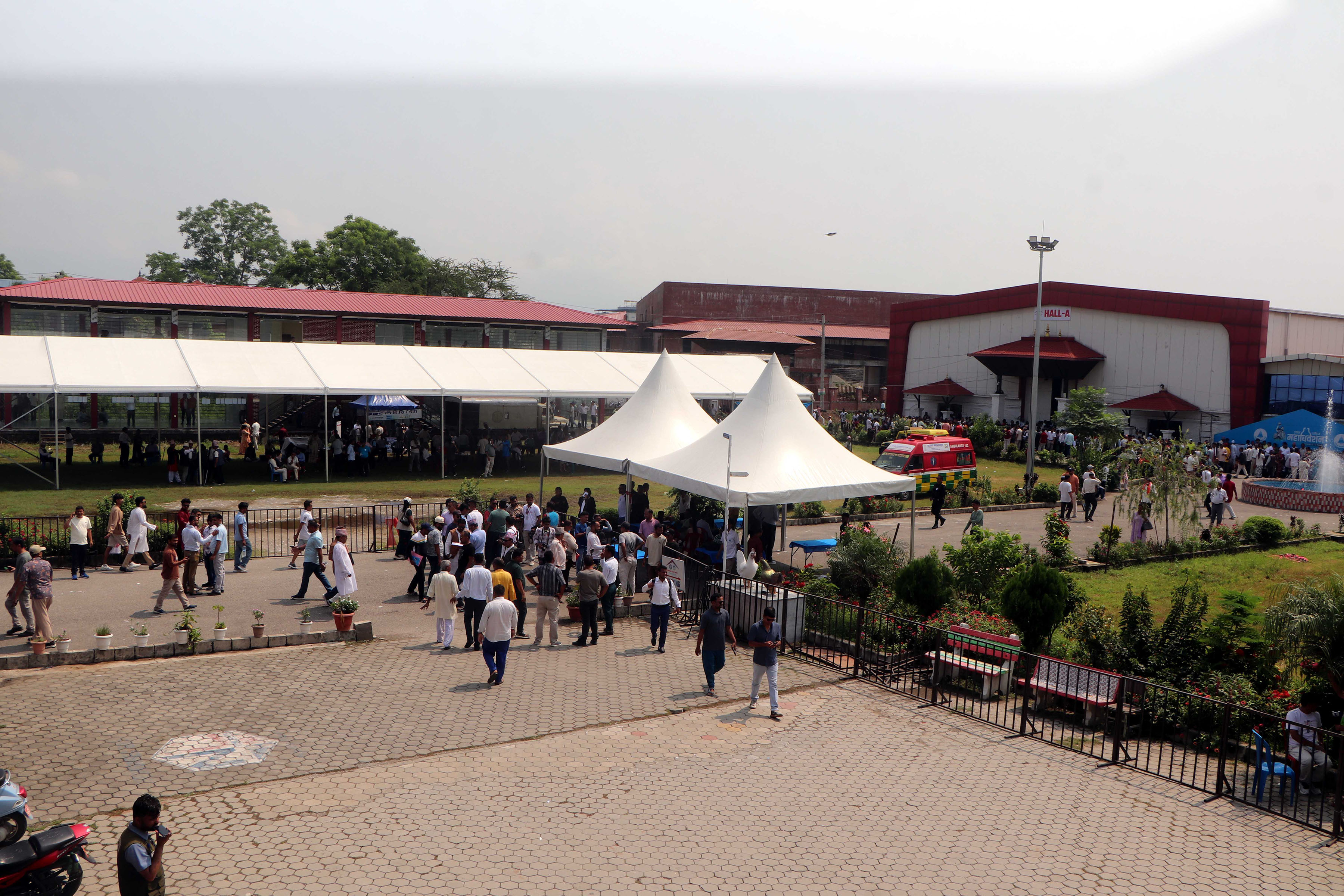 रास्वपा महाधिवेशन: भरतपुरमा प्रतिनिधि परिचयपत्र वितरण सुरु, नौ छुट्टाछुट्टै काउन्टरबाट वितरण गरिँदै