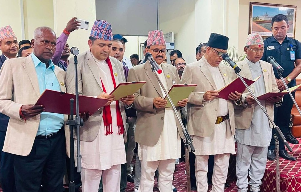 लुम्बिनी प्रदेशमा मन्त्रिपरिषद् पुनर्गठन : नवनियुक्त पाँच मन्त्रीद्वारा शपथ ग्रहण
