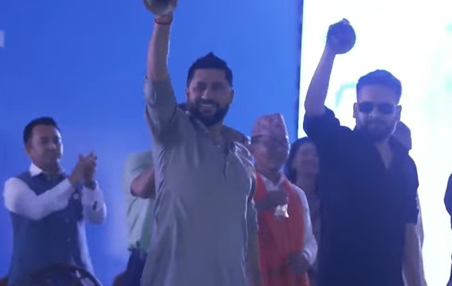 घण्टी बजाएर रास्वपाको प्रथम महाधिवेशन सुरु, रवि र बालेनद्वारा संयुक्त उद्घाटन