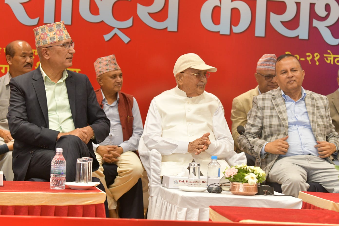 निर्वाचन, पक्राउ र अपरेसनपछि पहिलो पटक सार्वजनिक मञ्चमा केपी ओली