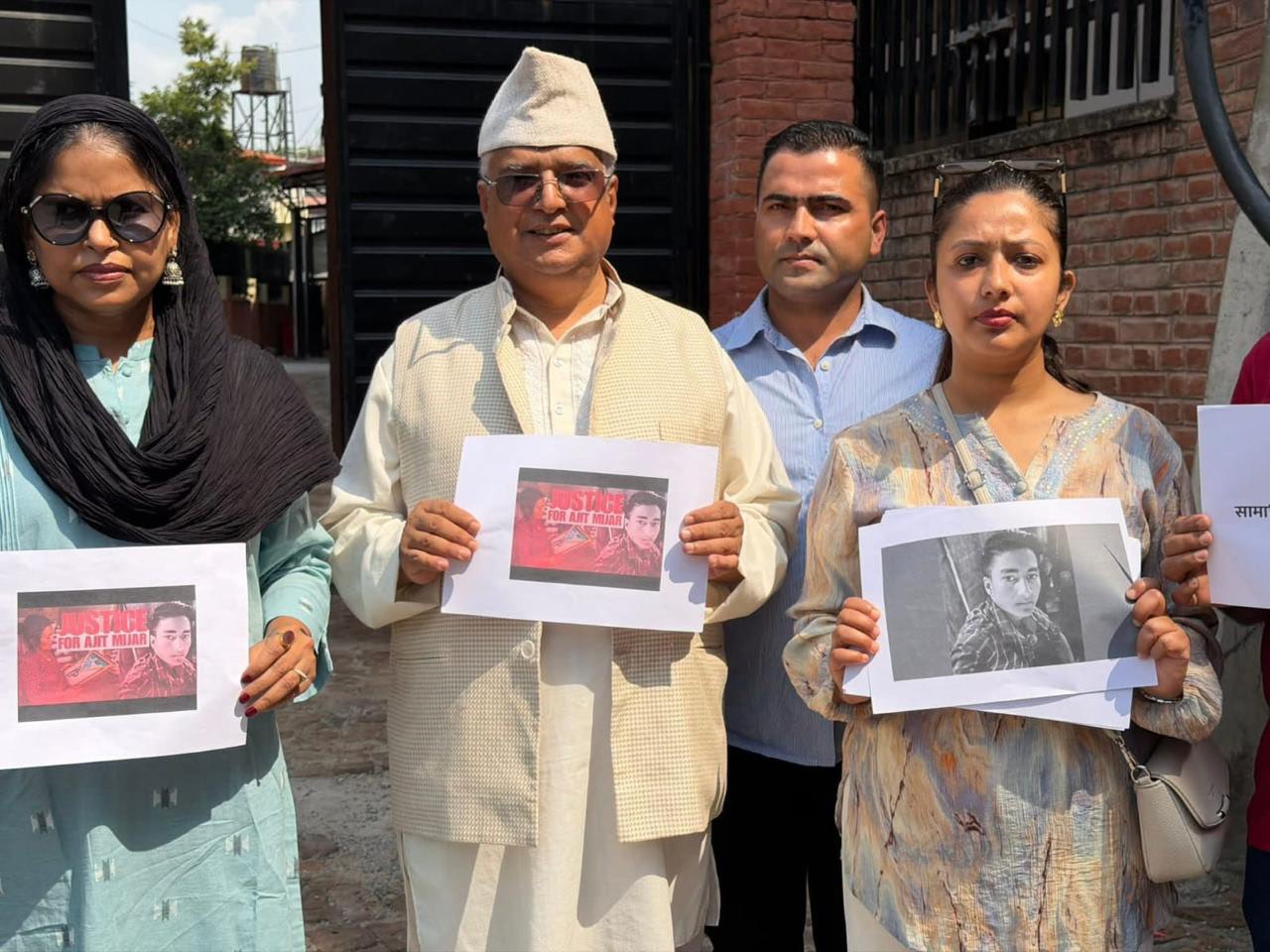 कांग्रेसद्वारा अजित मिजारको न्यायका लागि शिक्षण अस्पतालमा सांकेतिक प्रदर्शन