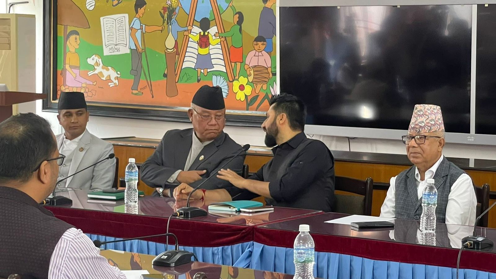 सिंहदरबारमा रवि लामिछानेले बोलाएको सर्वदलीय बैठक जारी