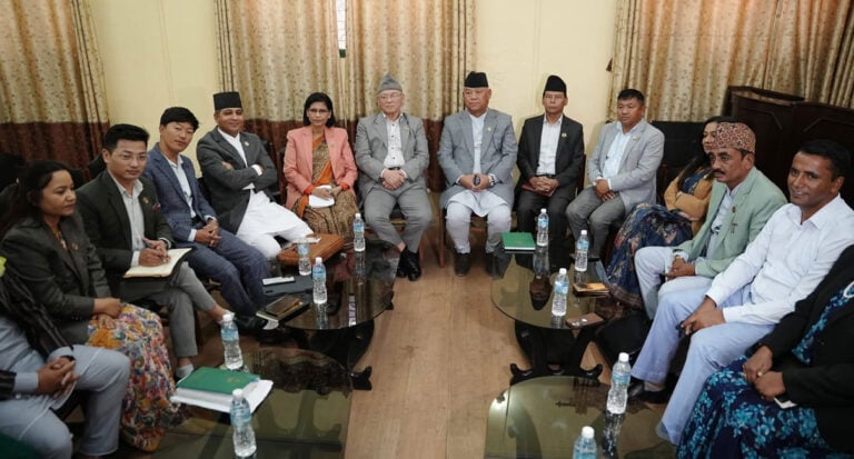 प्रधानमन्त्रीले संसदबाटै माफी माग्नुपर्ने, अन्यथा विपक्षीले संसद् चल्न नदिने