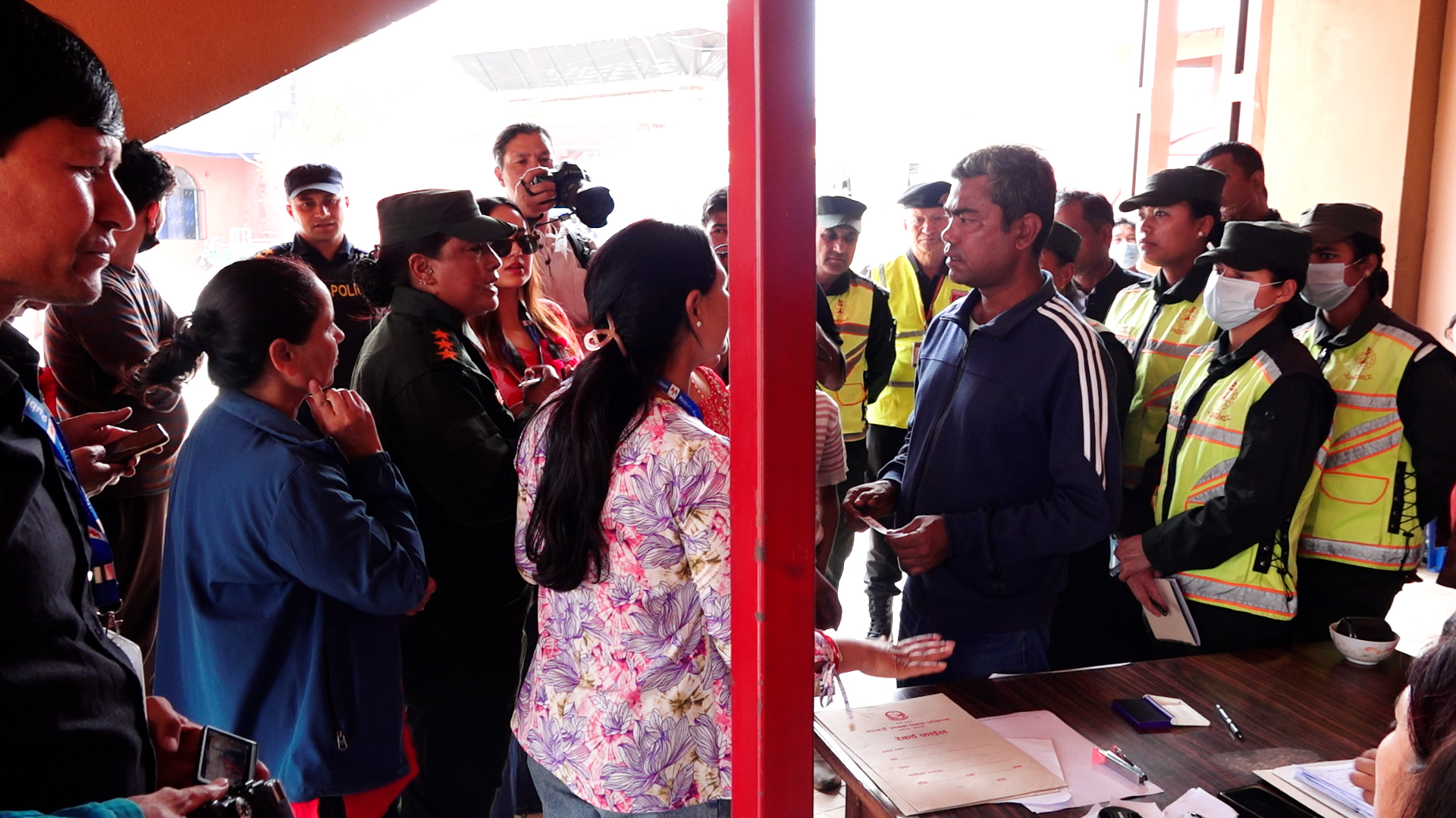 सरकारले अव्यवस्थित ढंगमै छोडे फेरि पुरानै ठाउँमा छाप्रो हाल्ने सुकुम्बासीहरूकाे चेतावनी