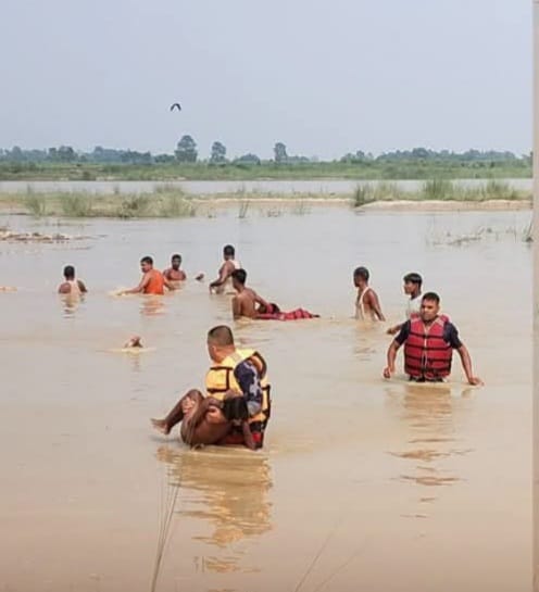 दाउरा निकाल्ने क्रममा बागमती नदीमा डुबेर रौतहटमा दुई बालकको मृत्यु