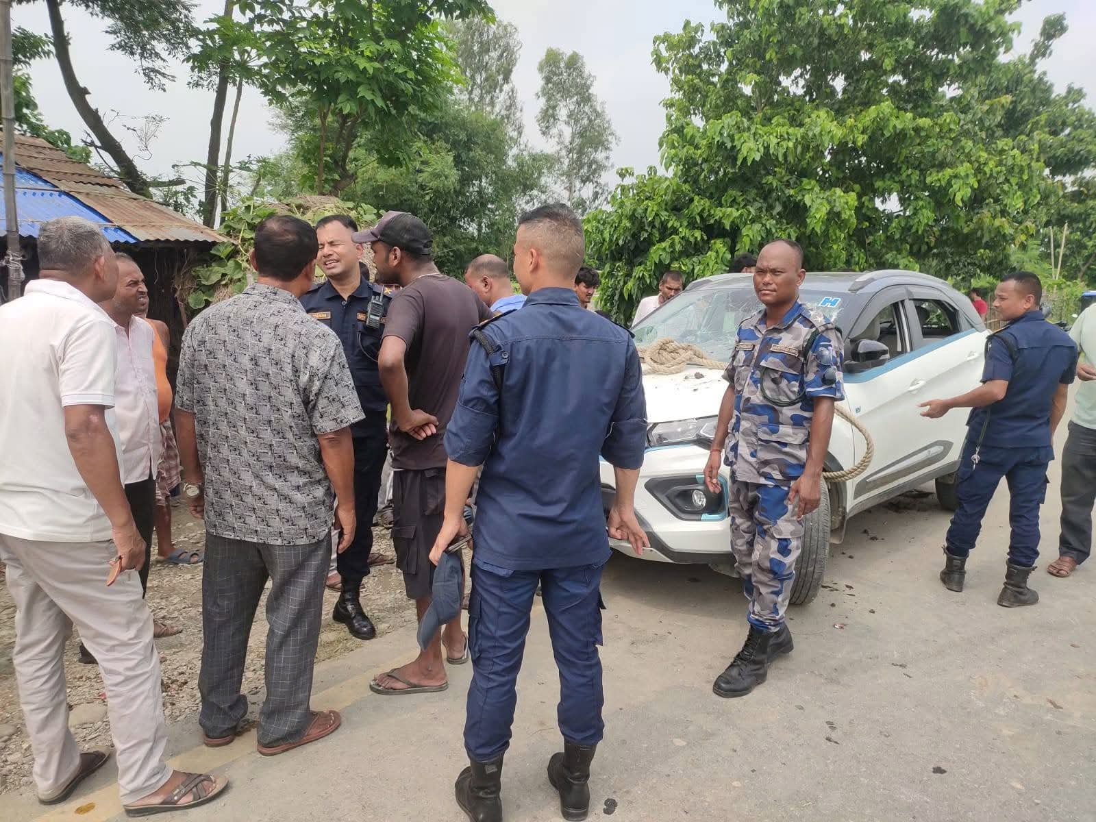 सुनसरीमा कार र मोटरसाइकल ठोक्किँदा नेपाल प्रहरीका वरिष्ठ सई यादवको मृत्यु, पत्नी घाइते