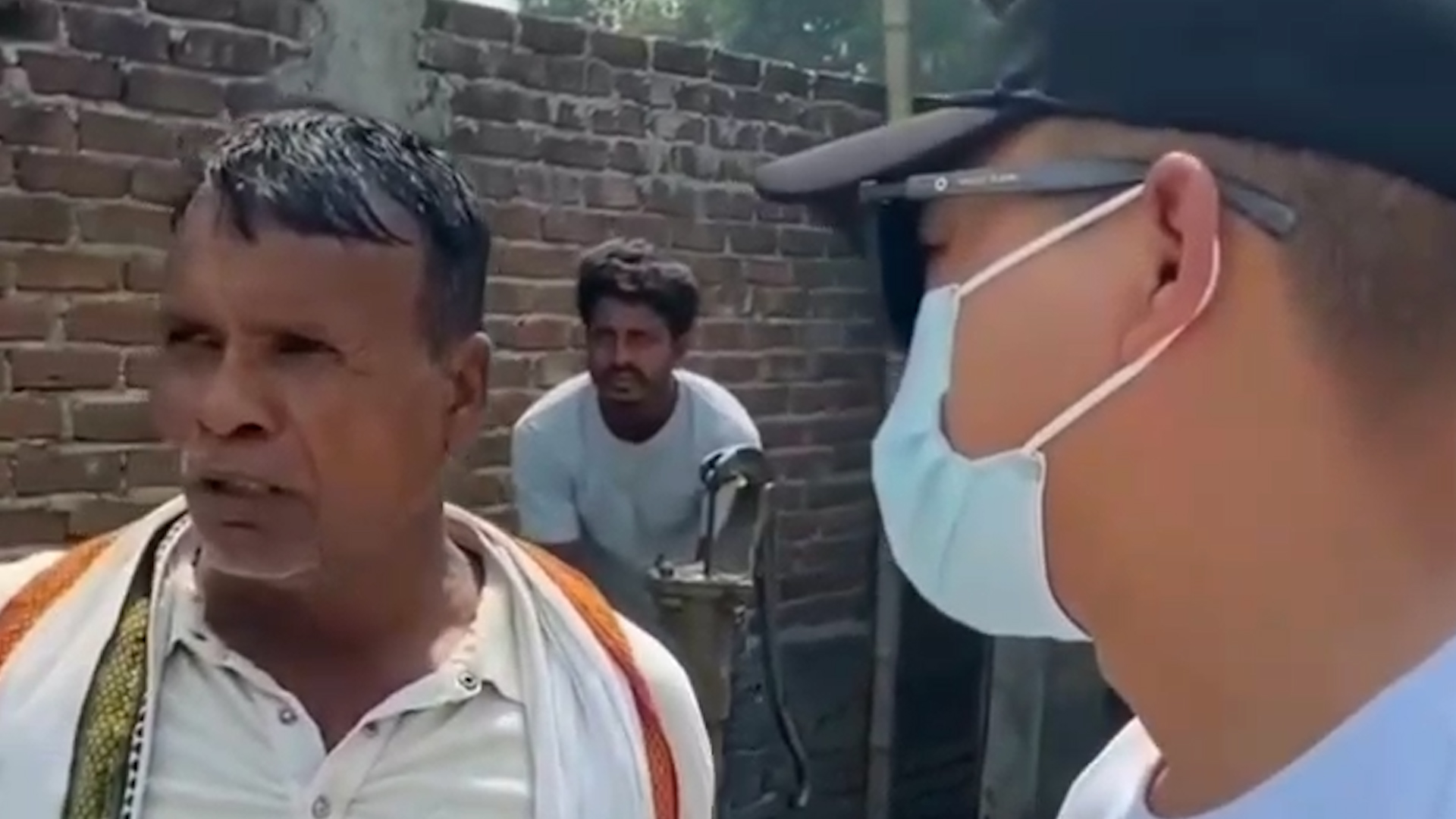 गृहमन्त्रीको ‘गोप्य अपरेशन’: सर्वसाधारणको भेषमा बारा र पर्साका नाकाको छड्के, सुरक्षा संयन्त्रमा खैलाबैला