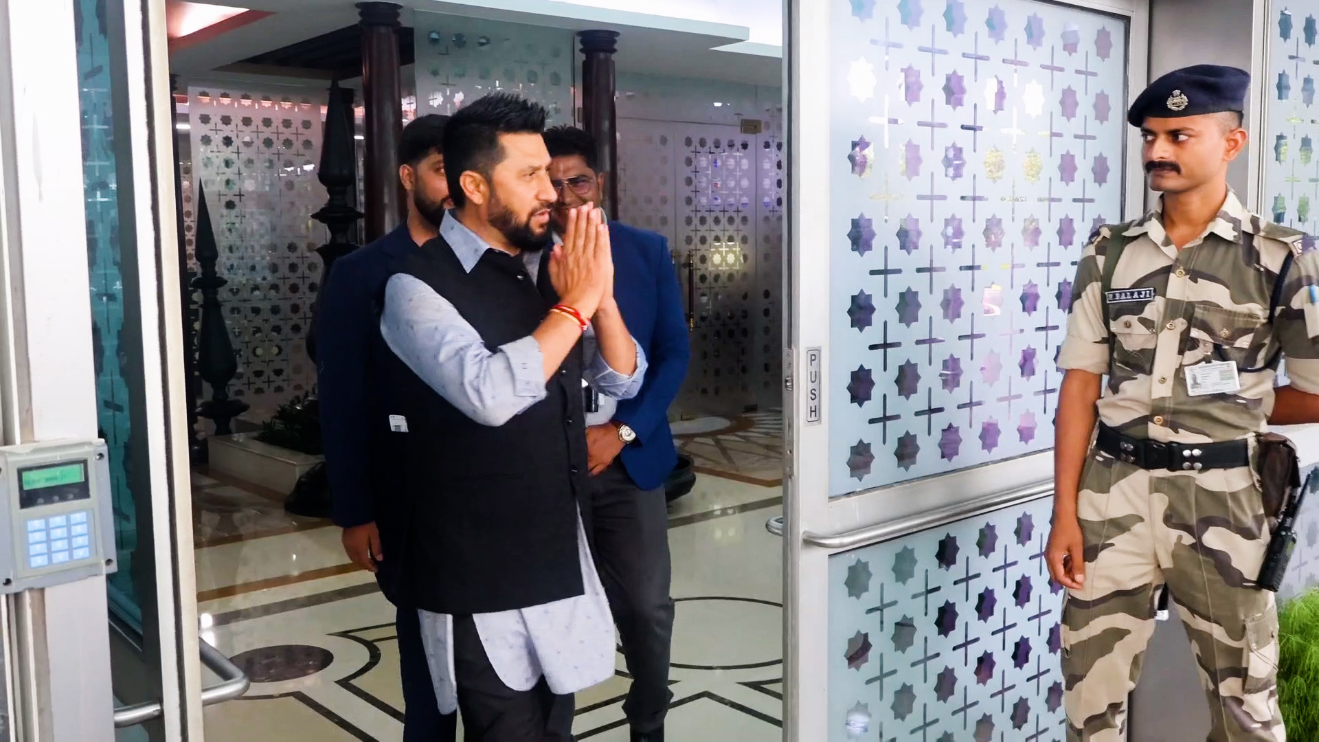 पाँचदिने भारत भ्रमण सकेर रास्वपा सभापति लामिछाने स्वदेश फर्किंदै