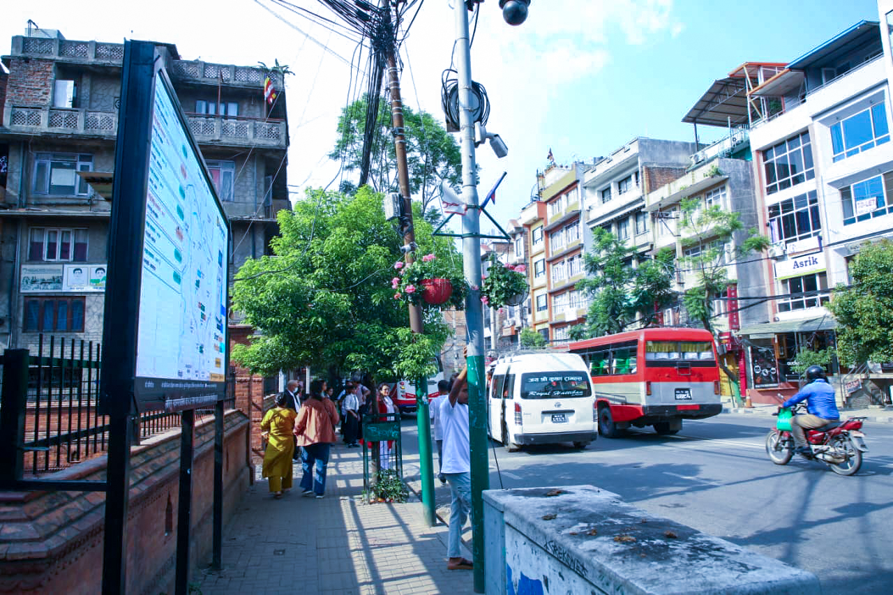 पुल्चोक बस स्टेशनमा स्मार्ट यातायात सूचना प्रणाली (तस्बिरहरू)