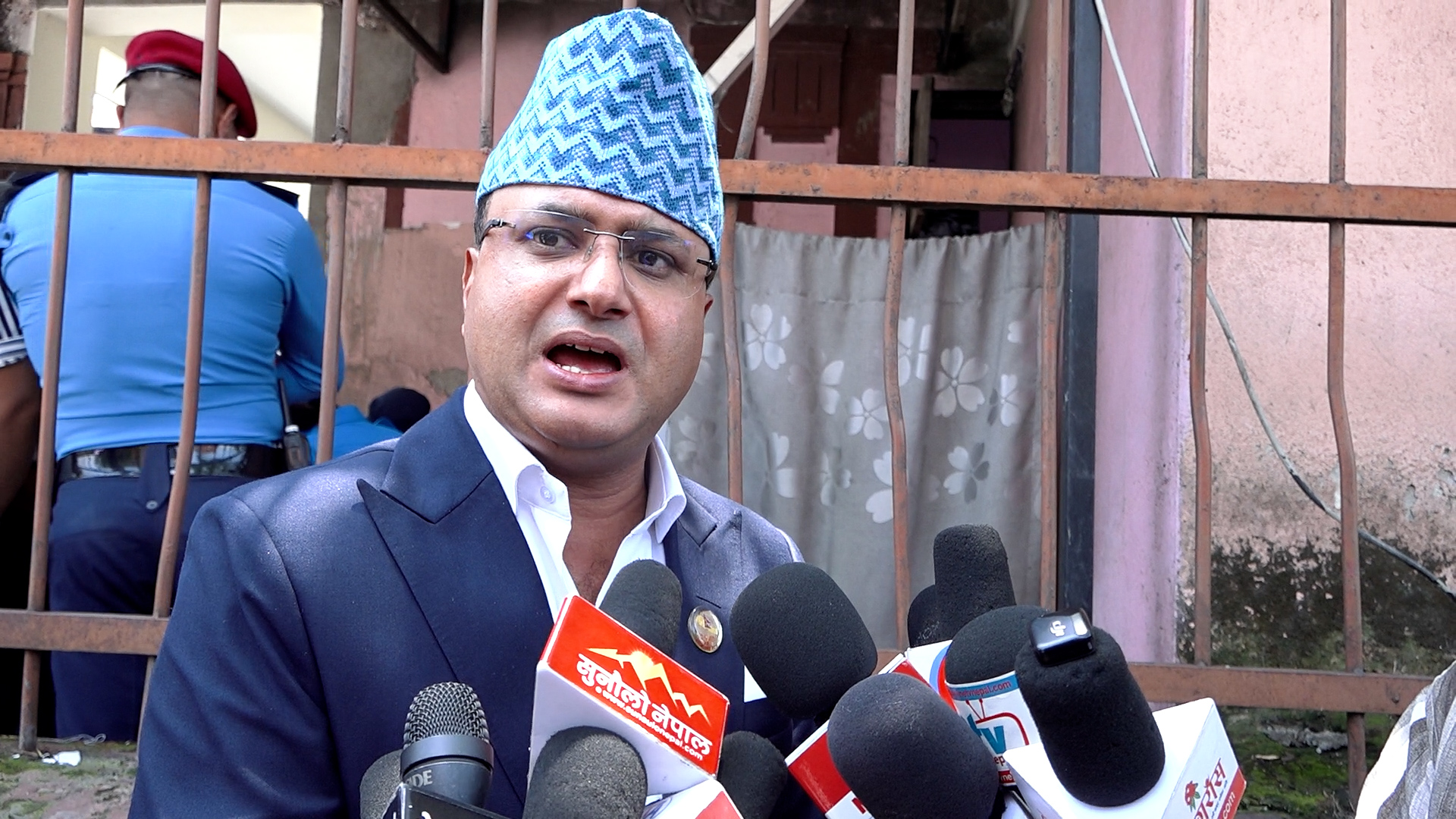 राष्ट्रिय मानव अधिकार आयोगविरुद्ध रास्वपा सांसद दीपक बोहोराद्वारा सर्वोच्चमा रिट दर्ता
