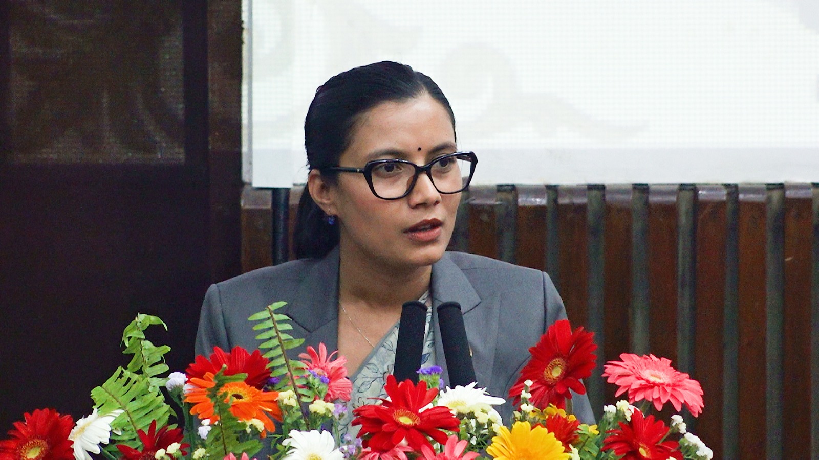 कानुनले काम अड्काउँछ भन्ने भाष्य चिर्नुपर्छ, समाधान कानुनमै छ: कानुनमन्त्री सोविता गौतम