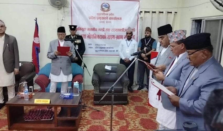 नेपाली कांग्रेसको असन्तुष्ट टोली सुदूरपश्चिम सरकारमा, मन्त्रीहरूले लिए शपथ