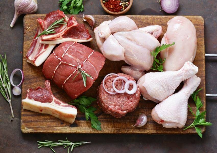 कुखुरा कि सुँगुरको मासु? कुनमा हुन्छ सबैभन्दा बढी प्रोटिन ?