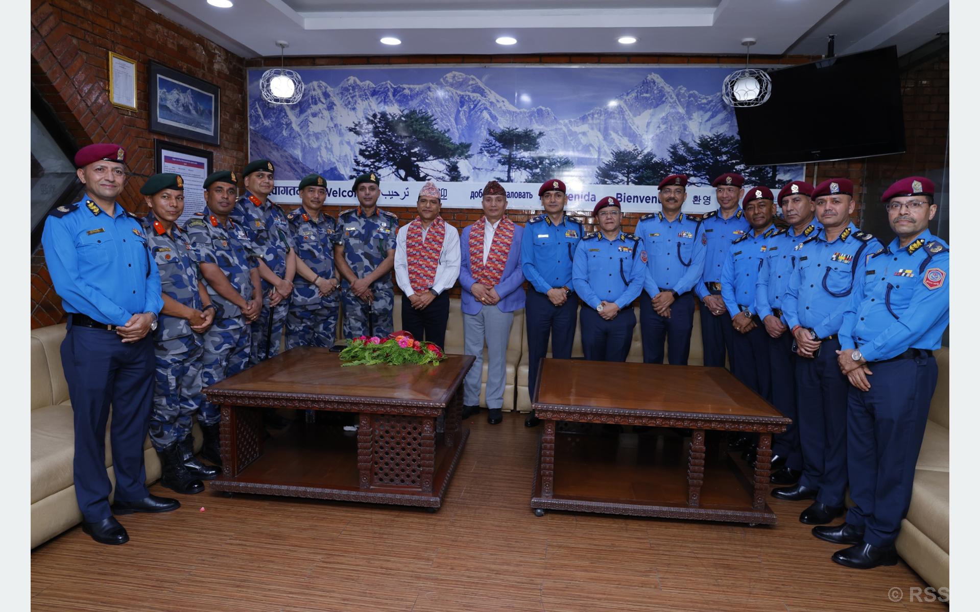 प्रहरी महानिरीक्षक कार्की र सशस्त्र प्रहरी महानिरीक्षक पौडेल न्यूयोर्क प्रस्थान