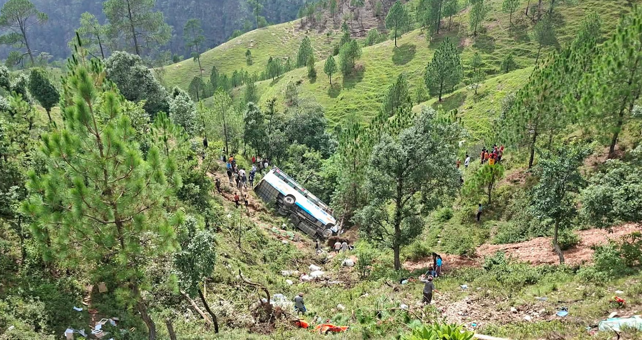 बैतडीमा बस दुर्घटना