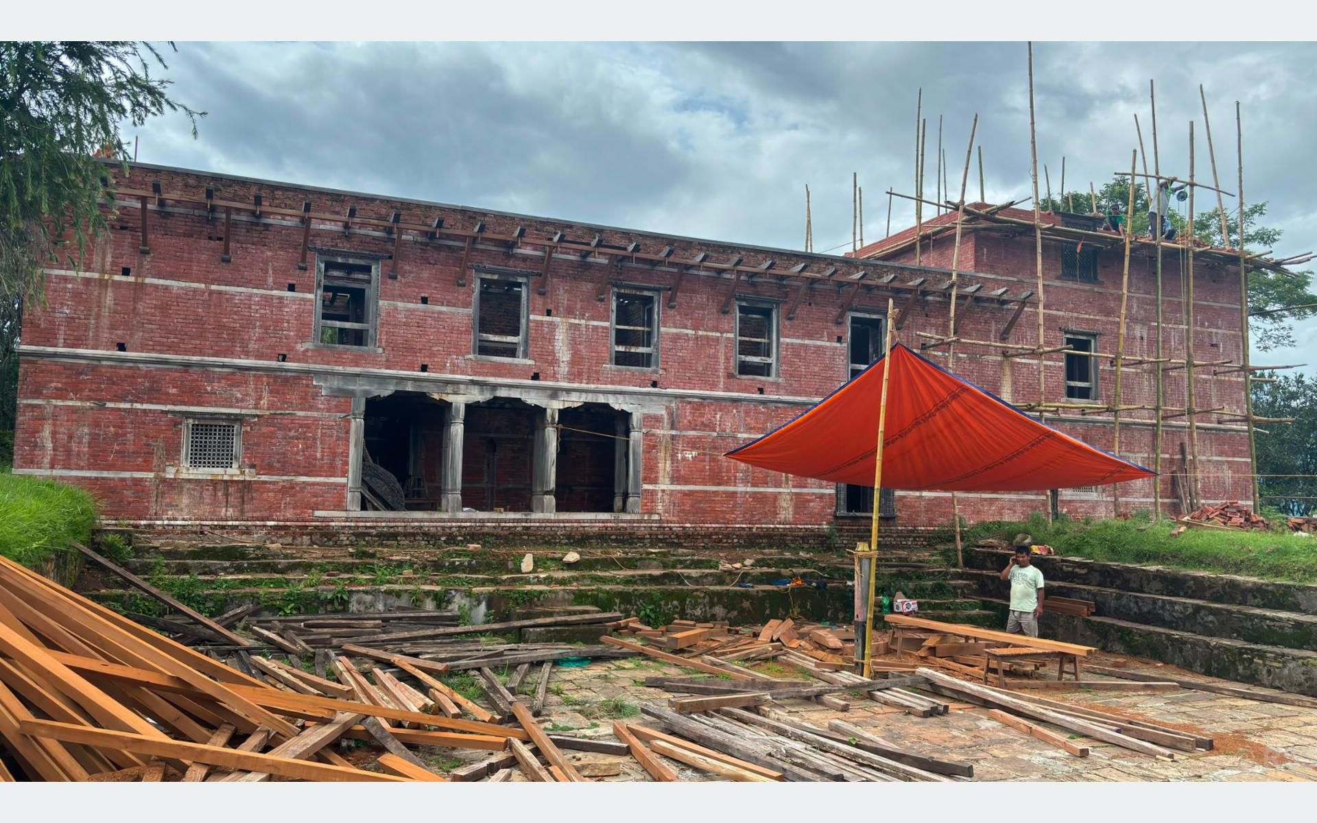 बजेट अभावले लम्बियो लमजुङ दरबार पुनर्निर्माण