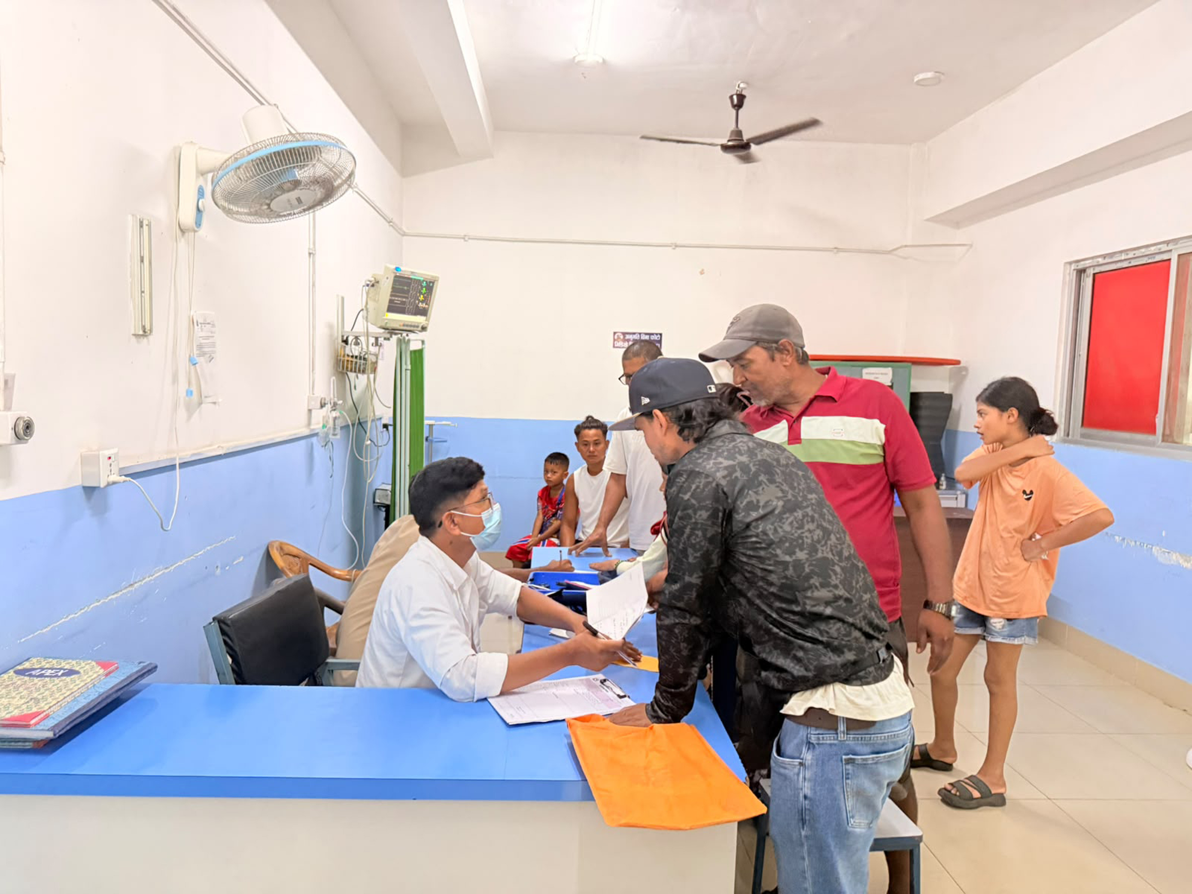 चिकित्सकमाथि आक्रमणको विरोधमा पोखरामा ओपिडी सेवा ठप्प, बिरामी मार्कामा